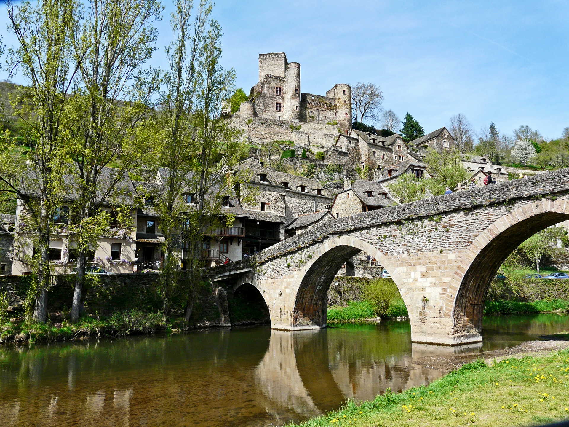 Pont en pierre à Sauveterre de Rouergue séjour Aveyron